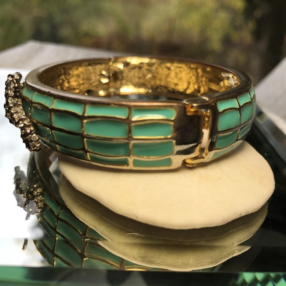 Bangle Bracelet with Rhinestone Seahorse - Picture 3 of 4